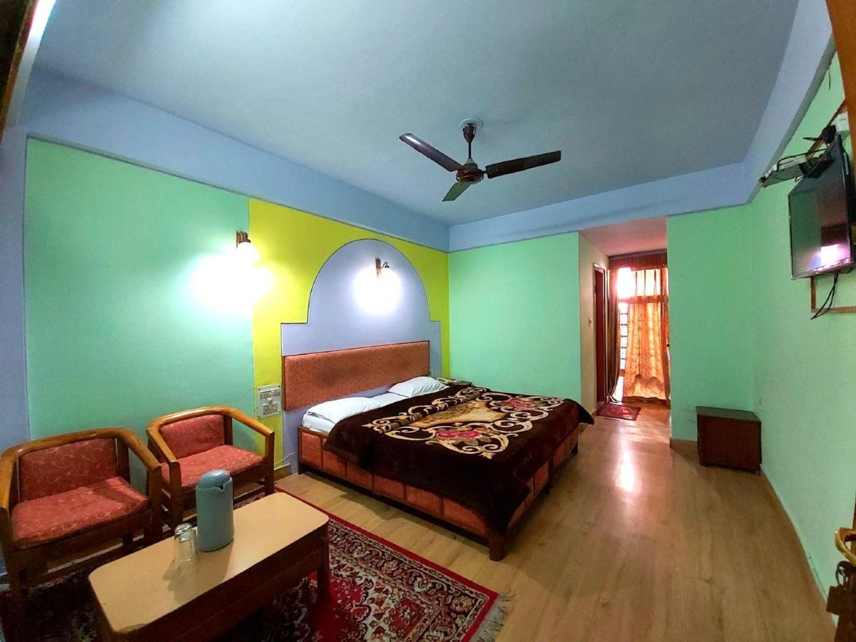 Goroomgo Radha Continental Nainital Eksteriør bilde