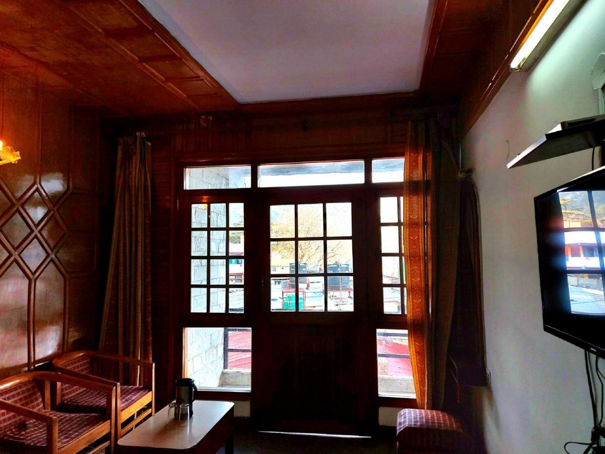 Goroomgo Radha Continental Nainital Eksteriør bilde